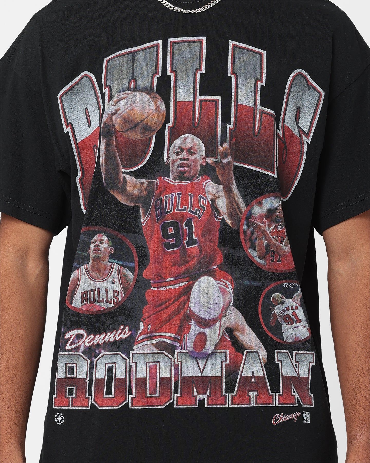 Mitchell & Ness Chicago Bulls Dennis Rodman Photo Player T-Shirt Black sold by Culture Kings product image thumbnail 3