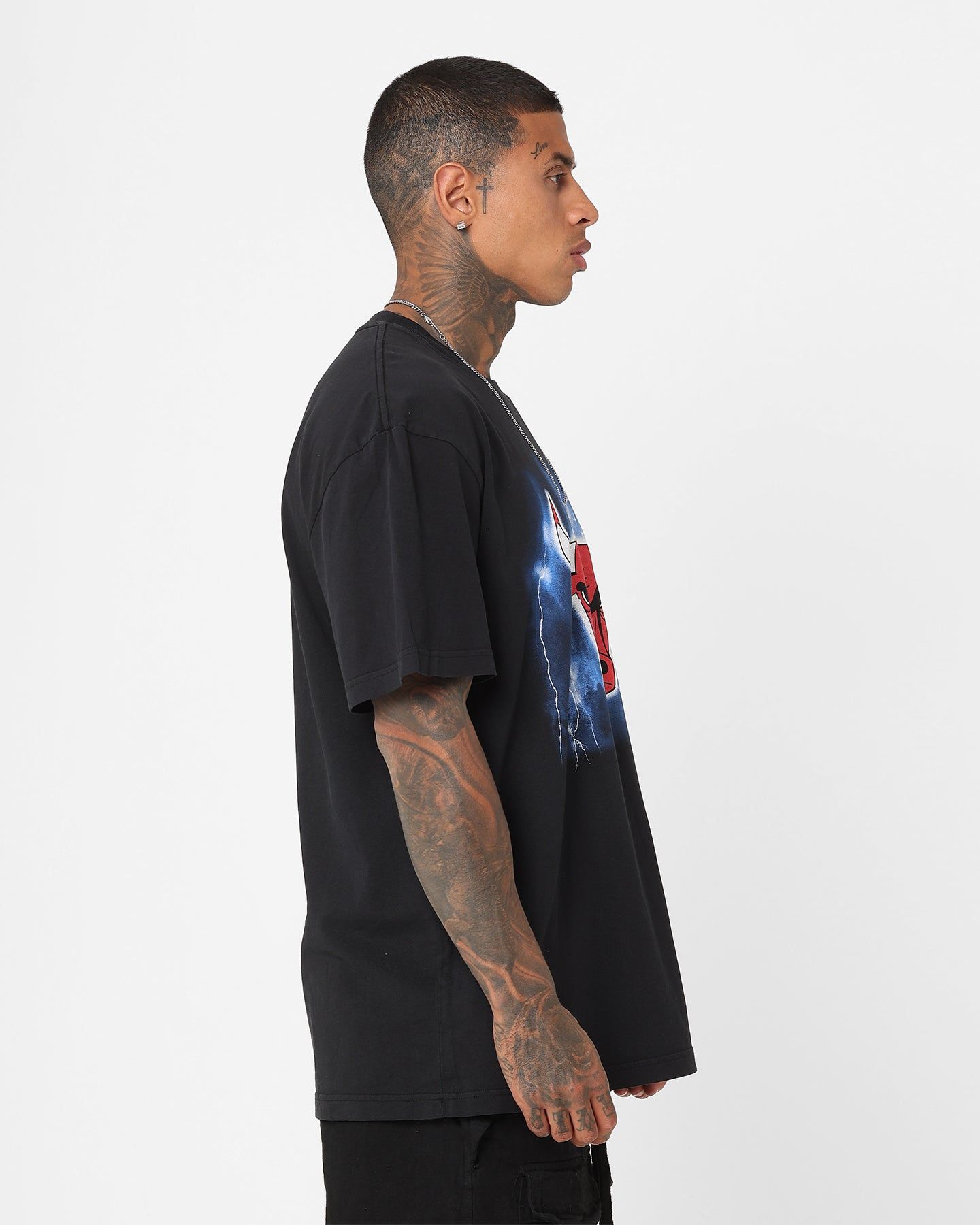 Mitchell & Ness Chicago Bulls Logo Lightning T-Shirt Black sold by Culture Kings product image thumbnail 5