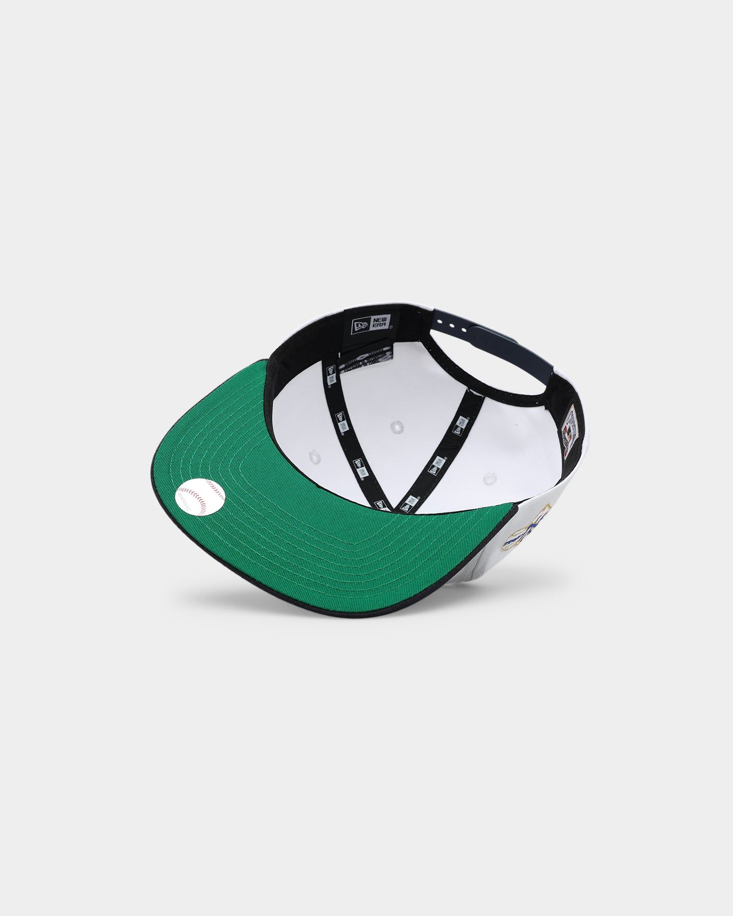 New Era New York Yankees 2-Tone Golfer Snapback White/Navy sold by Culture Kings product image thumbnail 6