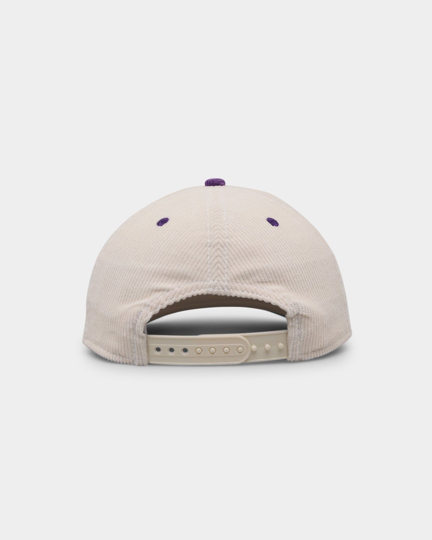 New Era Los Angeles Lakers 'Chrome Corduroy Throwback Script' Golfer Snapback Chrome White sold by Culture Kings product image thumbnail 2