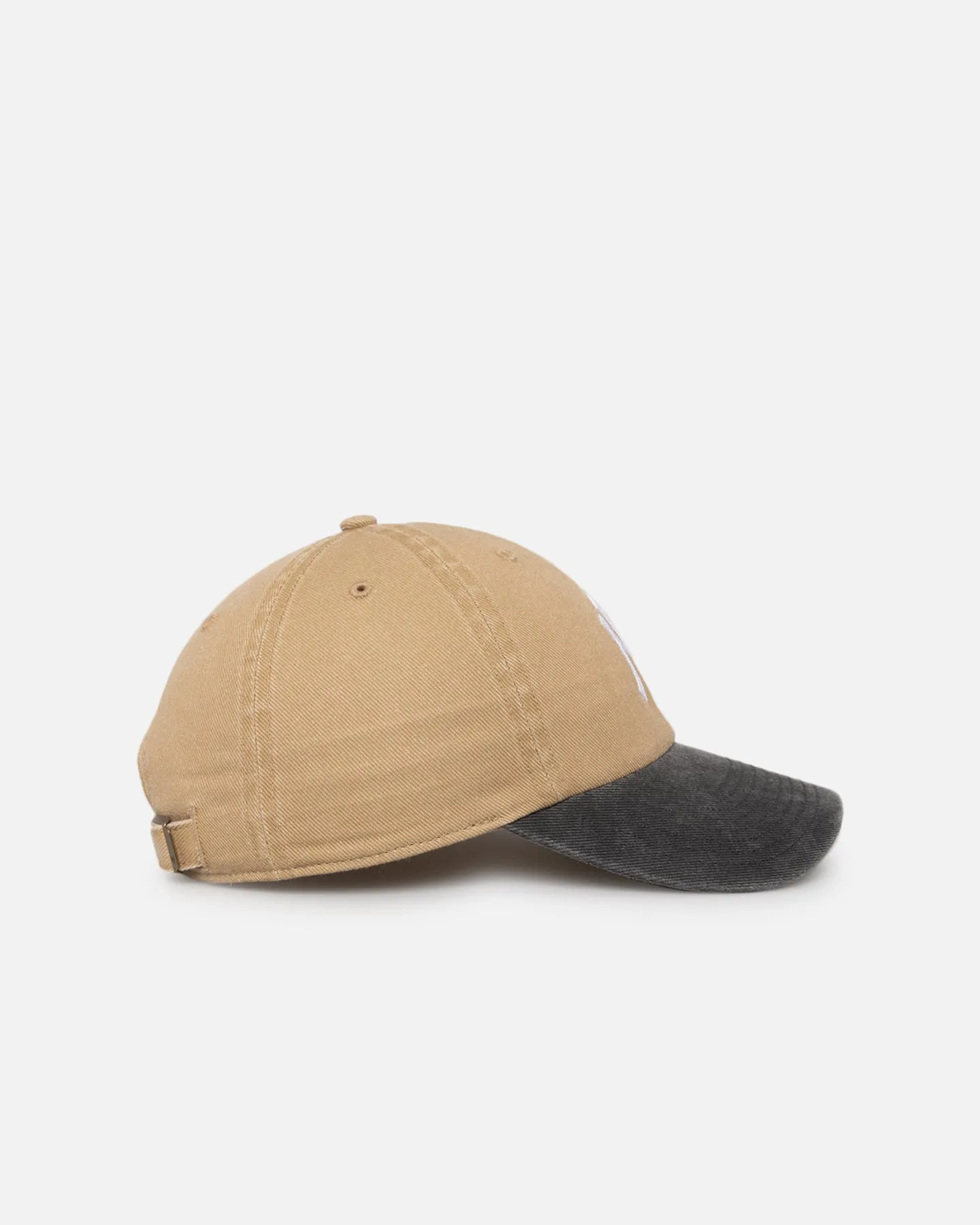 47 Brand New York Yankees 'Apollo Chain' 47 Clean Up Strapback Khaki sold by Culture Kings product image thumbnail 4