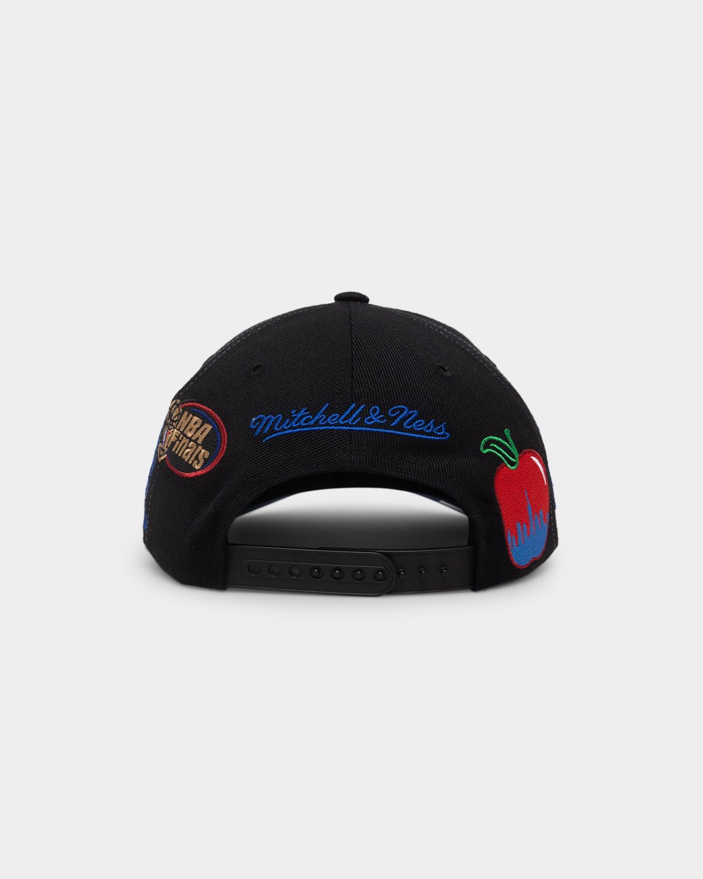 Mitchell & Ness New York Knicks 'Highway' Pro Crown Snapback Black sold by Culture Kings product image thumbnail 2
