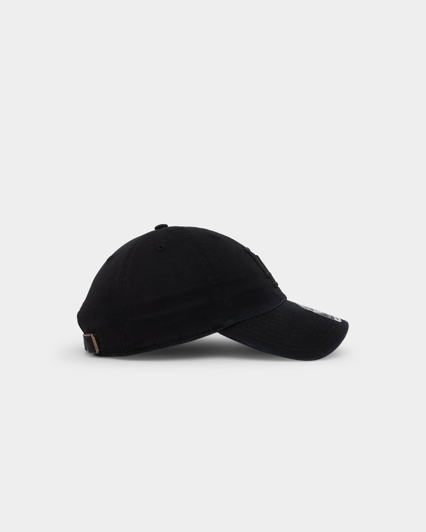 47 Brand Men's Los Angeles Dodgers Clean up Strapback Black/Black sold by Culture Kings product image thumbnail 3