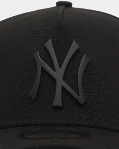 New Era New York Yankees 'Metal Badge' 9FORTY A-Frame Snapback Black/Black sold by Culture Kings