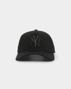 New Era New York Yankees 'Metal Badge' 9FORTY A-Frame Snapback Black/Black sold by Culture Kings
