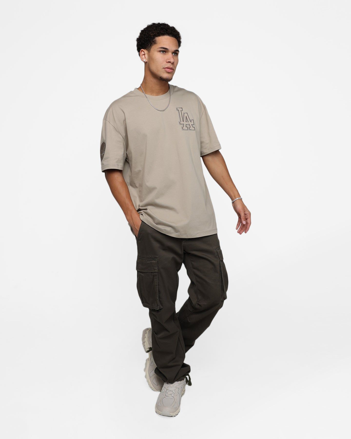 Pro Standard Los Angeles Dodgers Neutral T-Shirt Taupe sold by Culture Kings product image thumbnail 2