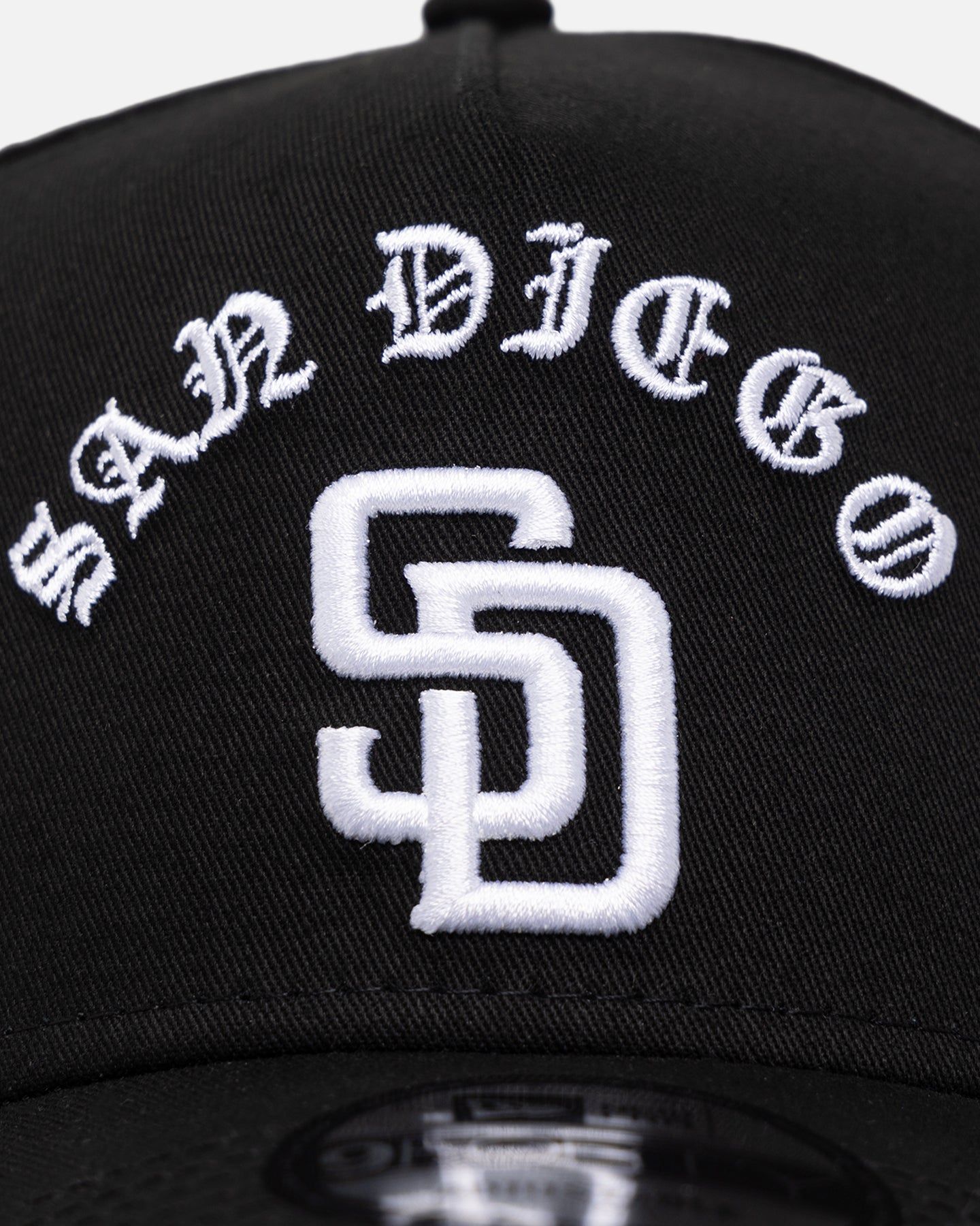 New Era San Diego Padres 'Gothic Arch' 9FORTY A-Frame Snapback Black/White sold by Culture Kings product image thumbnail 5