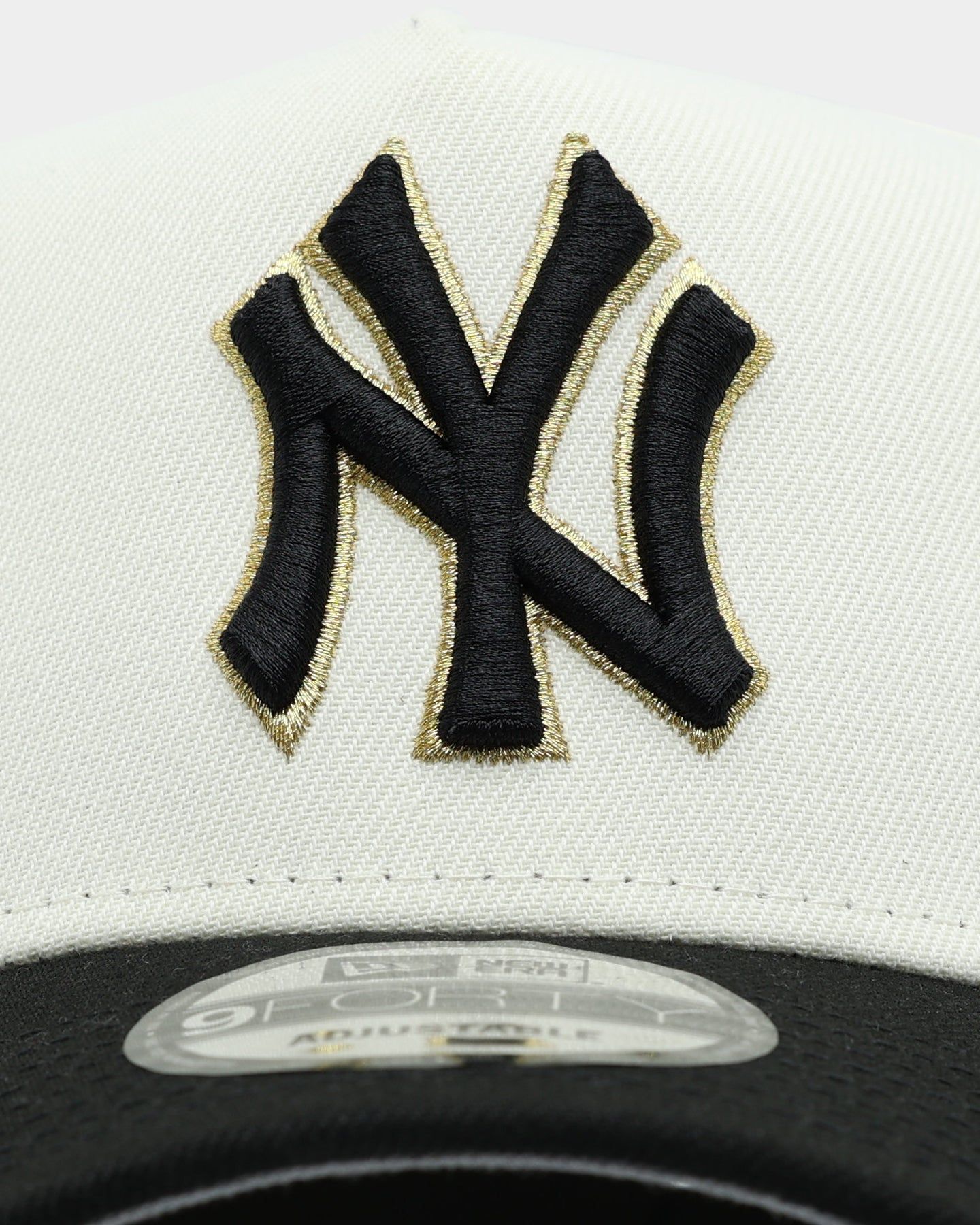 New Era New York Yankees 'White Gold' 9FORTY A-Frame Snapback Chrome/Black sold by Culture Kings product image thumbnail 5