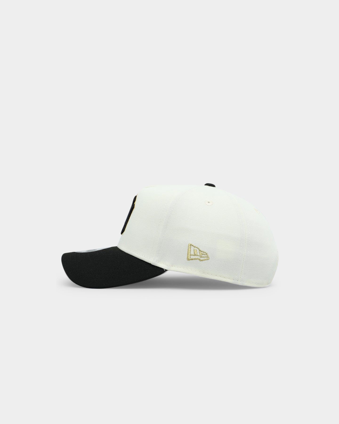 New Era New York Yankees 'White Gold' 9FORTY A-Frame Snapback Chrome/Black sold by Culture Kings product image thumbnail 4