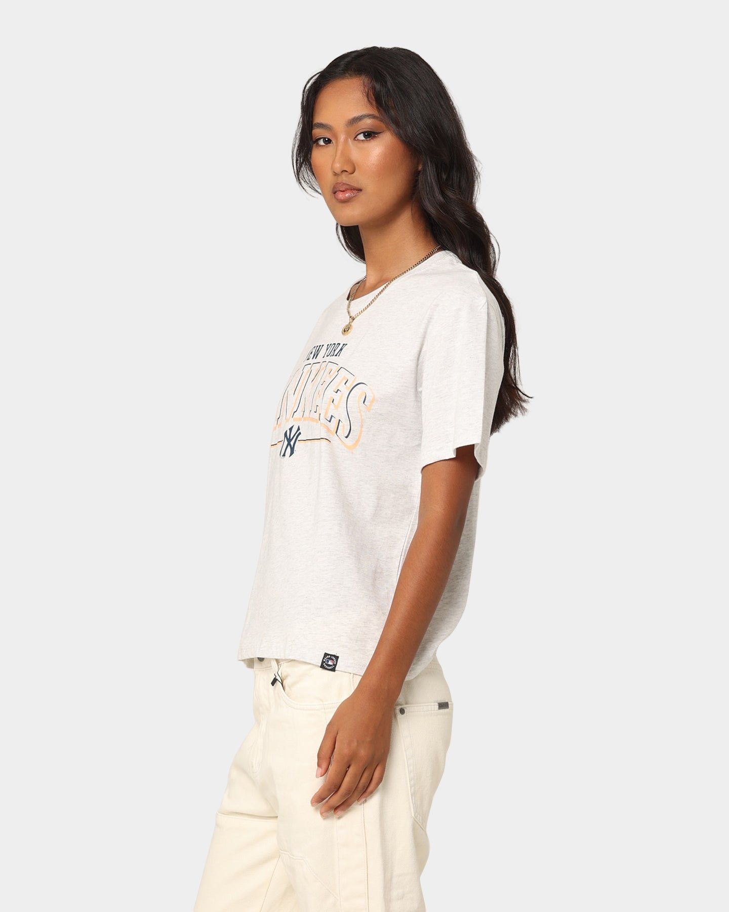 Majestic Athletic Women's New York Yankees Boxy T-Shirt Vintage White Marle sold by Culture Kings product image thumbnail 6