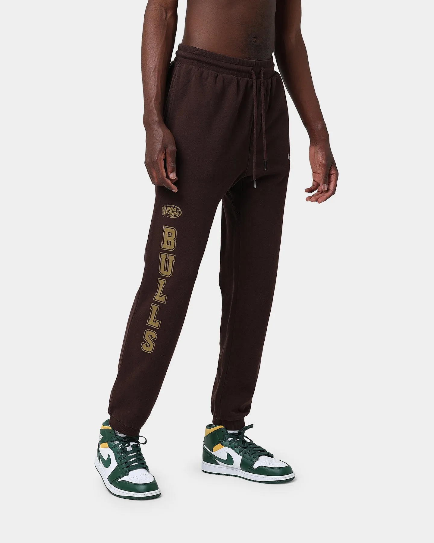 Mitchell & Ness Chicago Bulls Lux Brown Sweatpants Baroque Brown sold by Culture Kings
