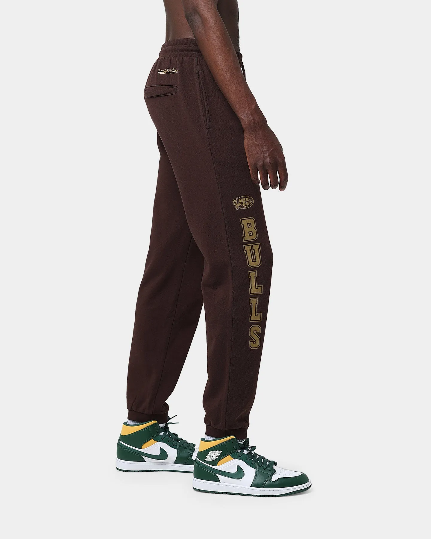 Mitchell & Ness Chicago Bulls Lux Brown Sweatpants Baroque Brown sold by Culture Kings product image thumbnail 5
