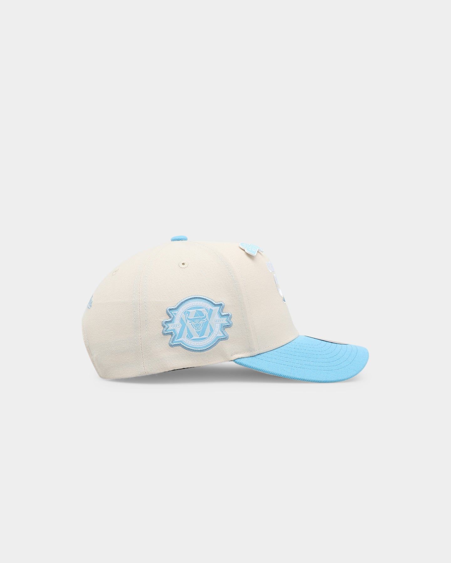 Mitchell & Ness Chicago Bulls 'Sky Blue' Snapback Cream sold by Culture Kings product image thumbnail 3
