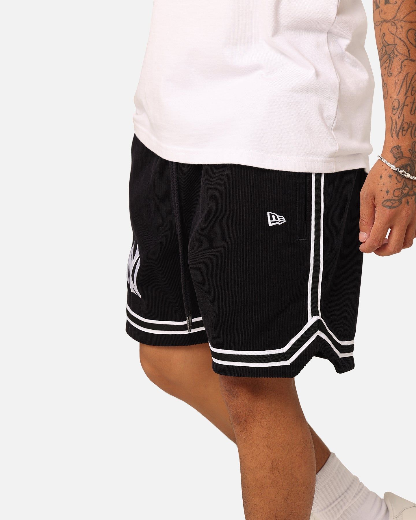 New Era New York Yankees Archive Corduroy Shorts OTC sold by Culture Kings product image thumbnail 4