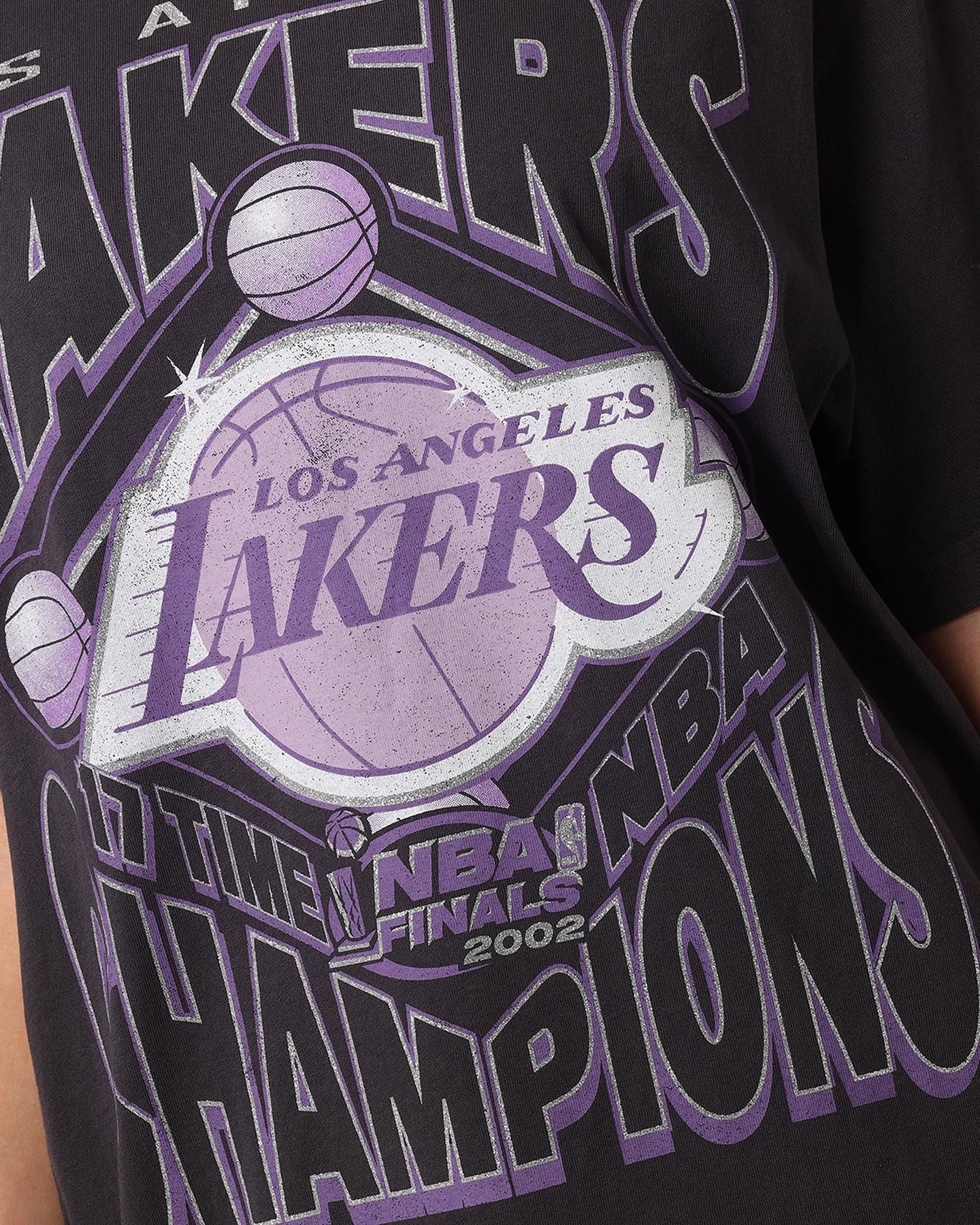 Mitchell & Ness Women's Los Angeles Lakers NBA Champs Glitter T-Shirt Overdyed Black sold by Culture Kings product image thumbnail 2