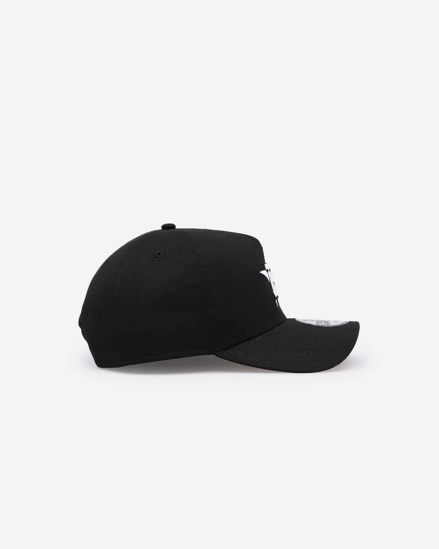 New Era Houston Astros 'Pink Satin Hearts' 9FORTY A-Frame Snapback Black/White sold by Culture Kings product image thumbnail 3