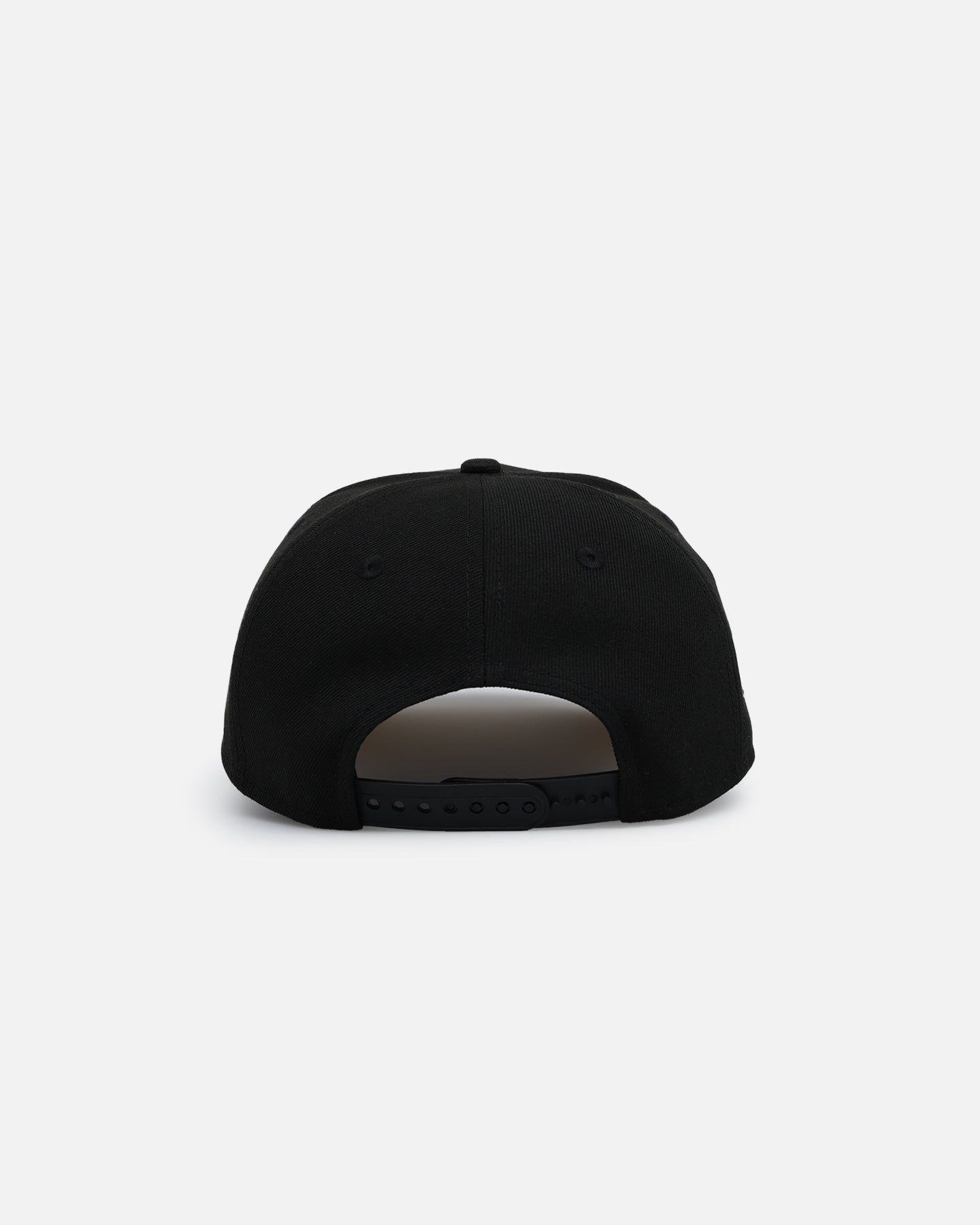 New Era New York Knicks 'NBA Gold Links' 9FORTY A-Frame Snapback Black/Gold sold by Culture Kings product image thumbnail 2