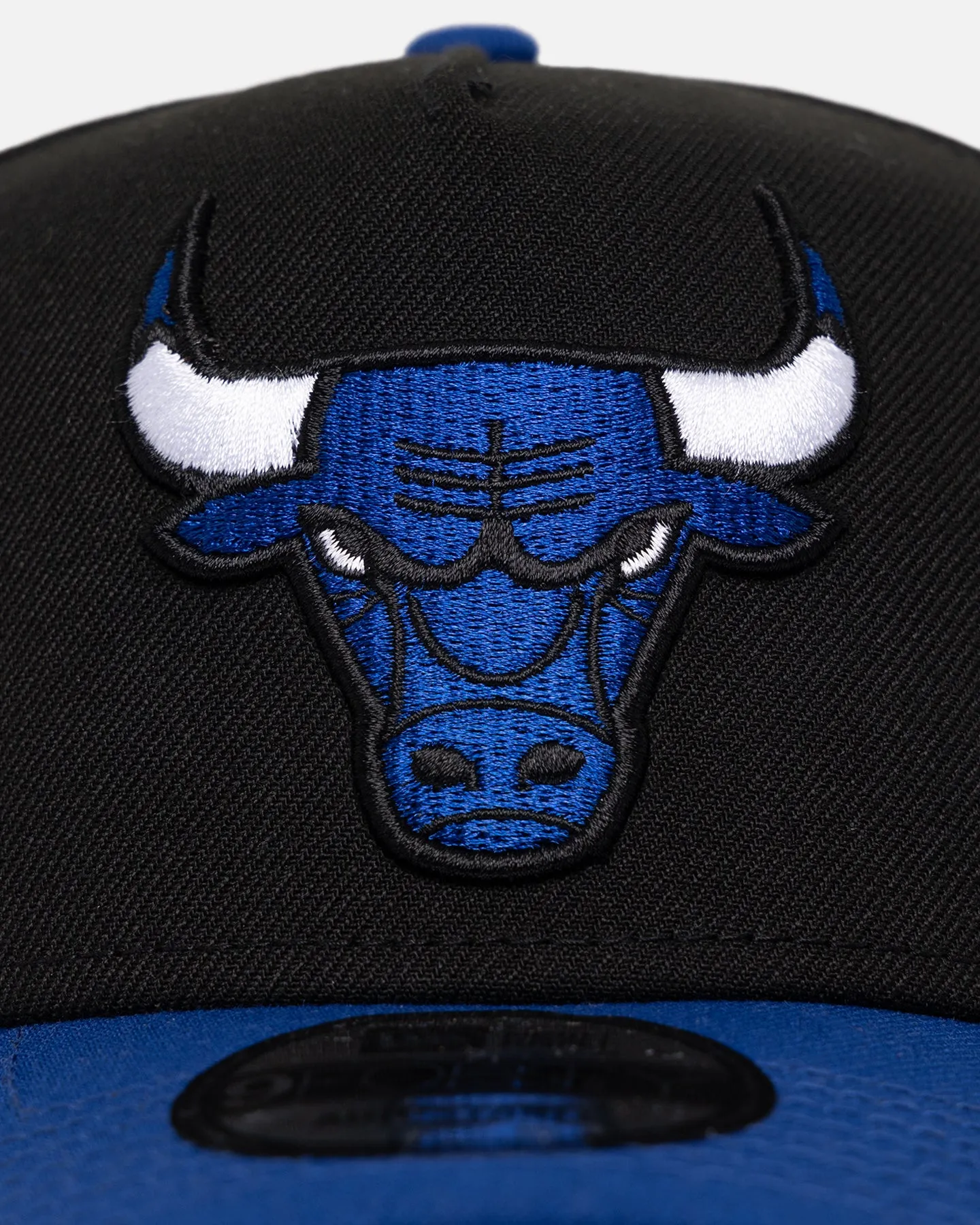 New Era Chicago Bulls 'Retro Royal' 9FORTY A-Frame Snapback Black/Royal sold by Culture Kings product image thumbnail 5
