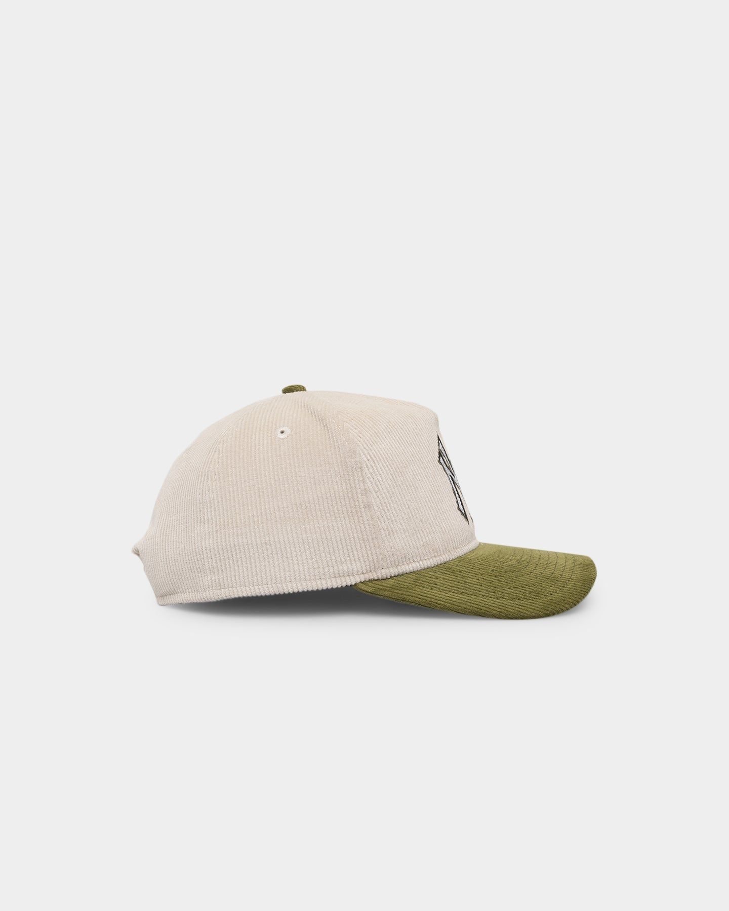 New Era New York Yankees 'Dusty Olive' Corduroy Golfer Snapback Green Med sold by Culture Kings product image thumbnail 3