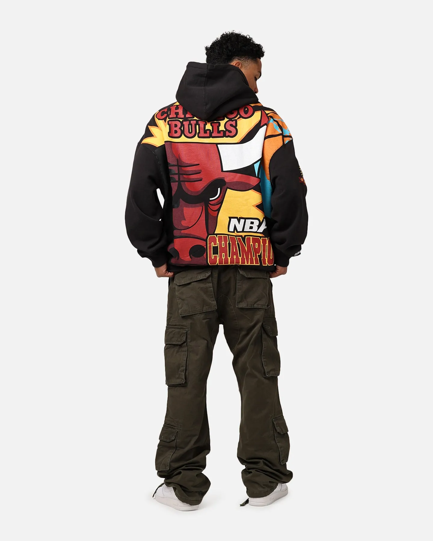 Mitchell & Ness Chicago Bulls 6 Time Hoodie Black sold by Culture Kings product image thumbnail 3