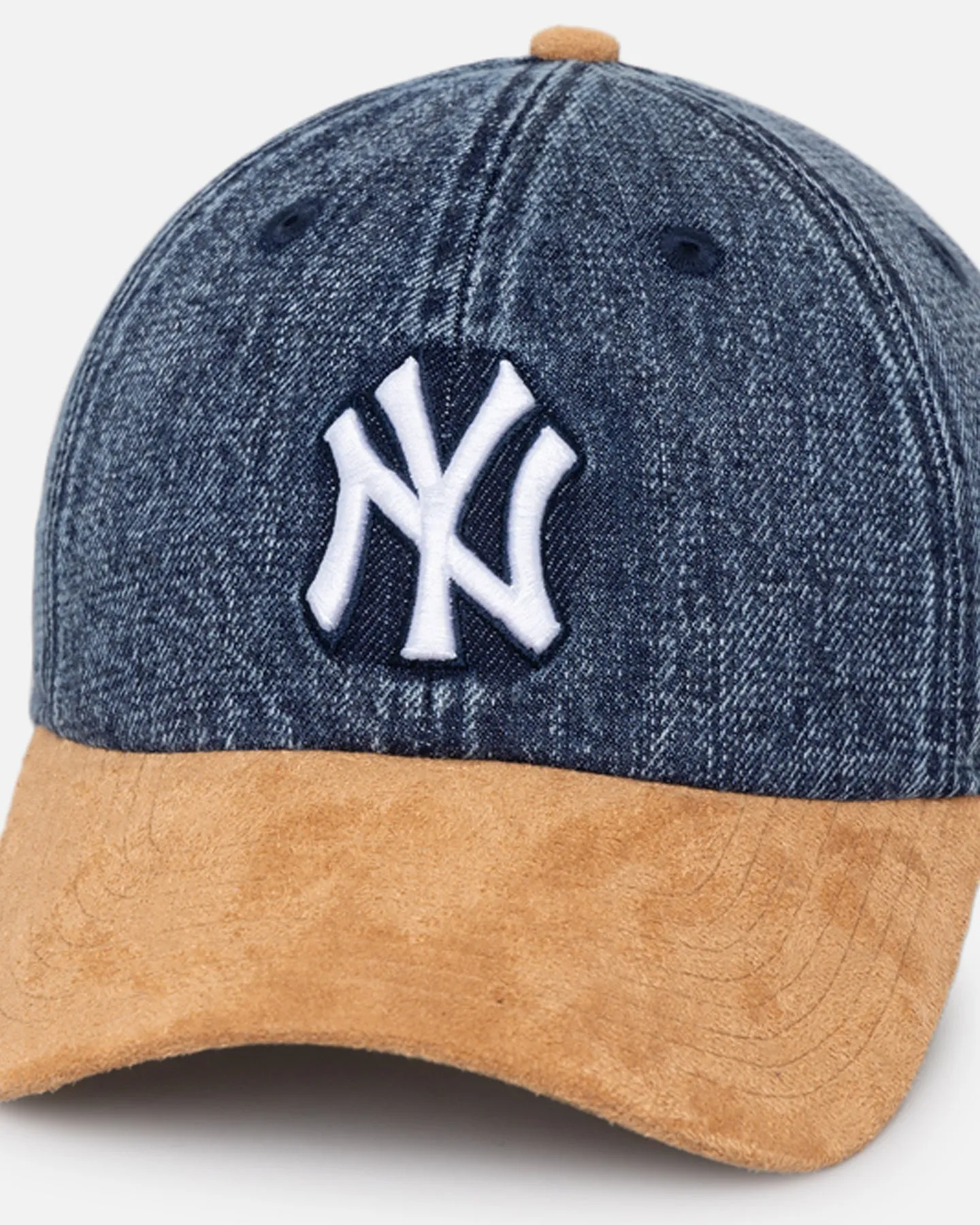 New Era New York Yankees 'Denim Shades' Casual Classic Strapback Denim/Wheat sold by Culture Kings product image thumbnail 2