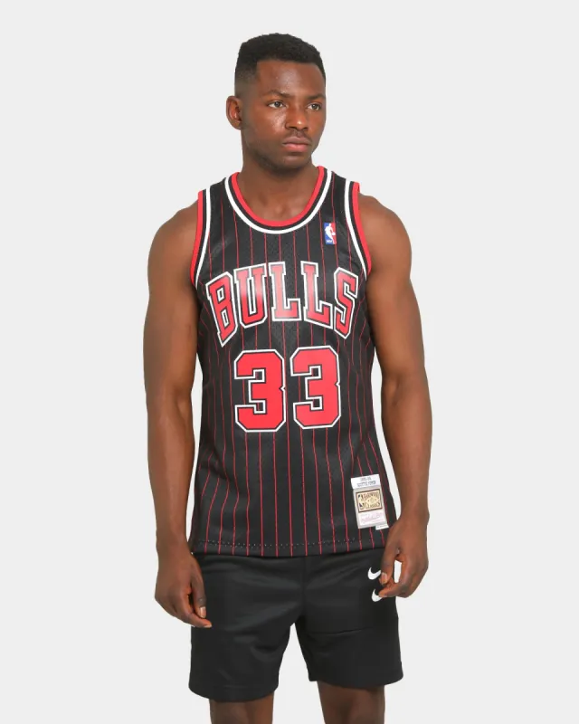 Mitchell & Ness Chicago Bulls Scottie Pippen '95-'96 #33 Swingman Jersey Black sold by Culture Kings