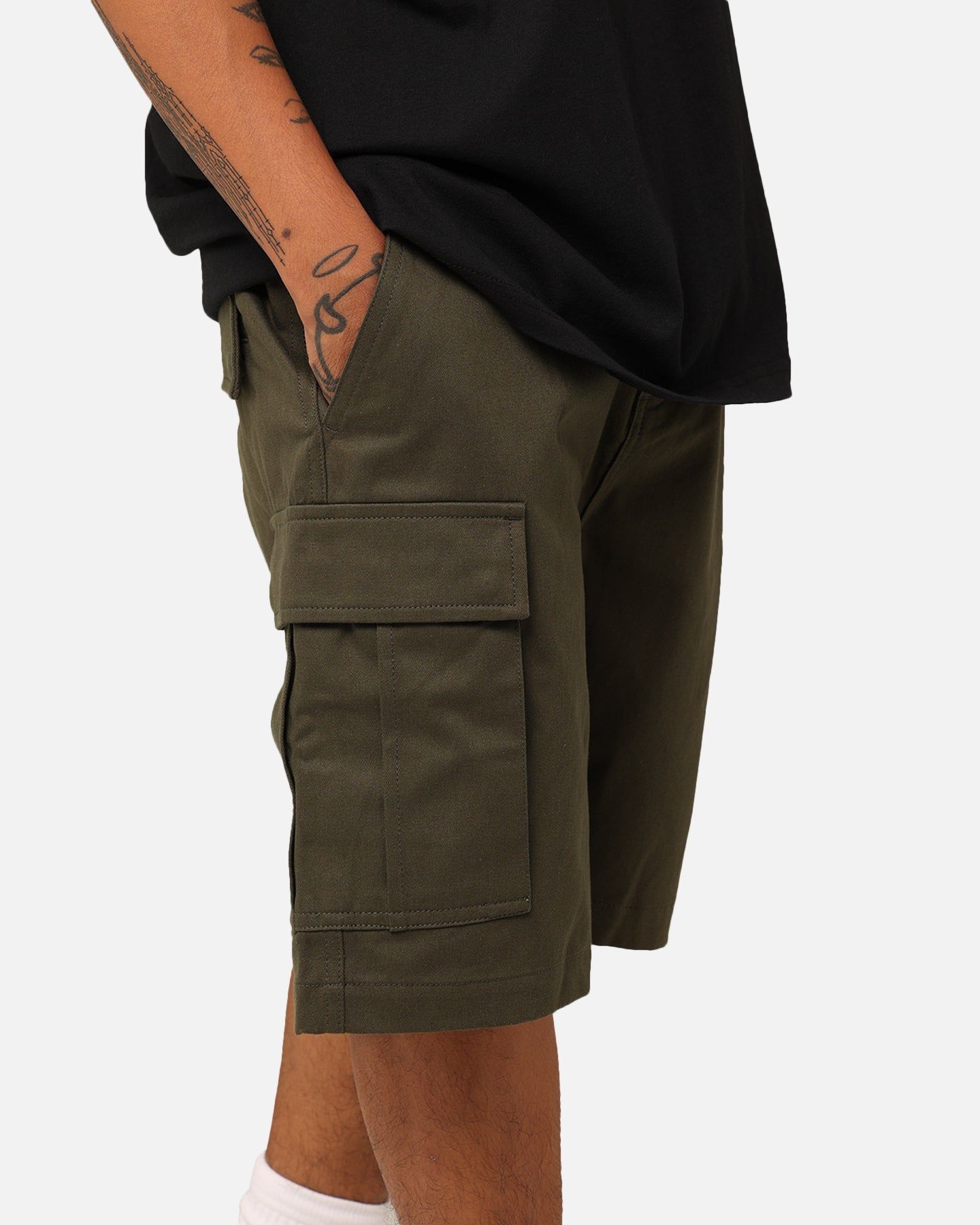 X-Large Cargo 91 Shorts Army sold by Culture Kings product image thumbnail 3