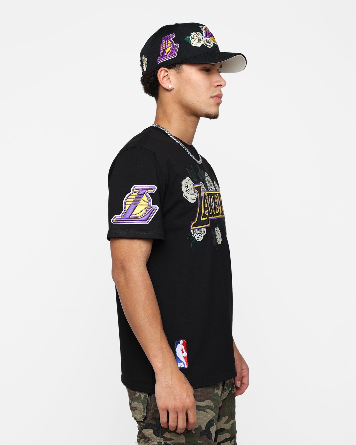 Pro Standard Los Angeles Lakers Roses T-Shirt Black sold by Culture Kings product image thumbnail 5