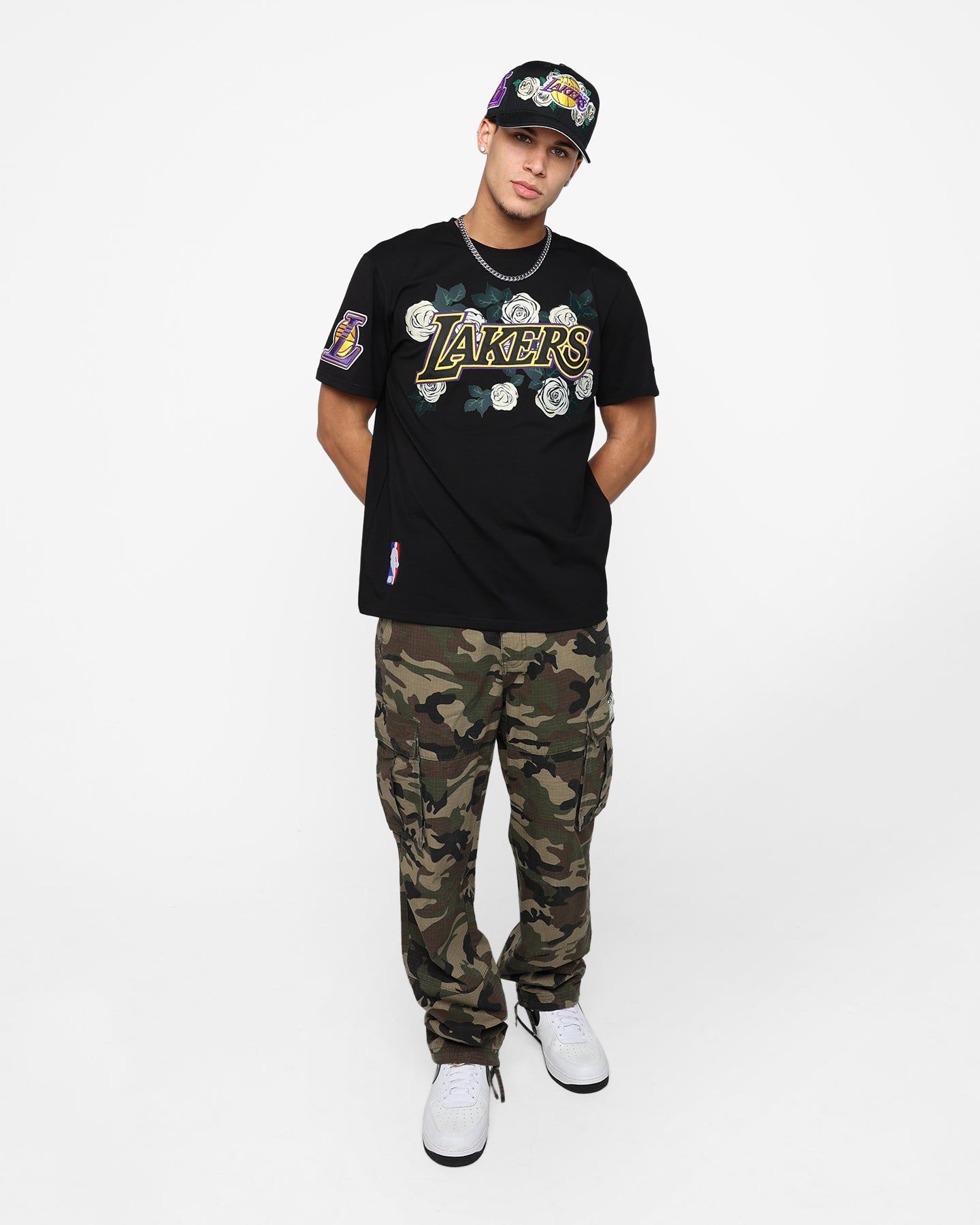 Pro Standard Los Angeles Lakers Roses T-Shirt Black sold by Culture Kings product image thumbnail 2