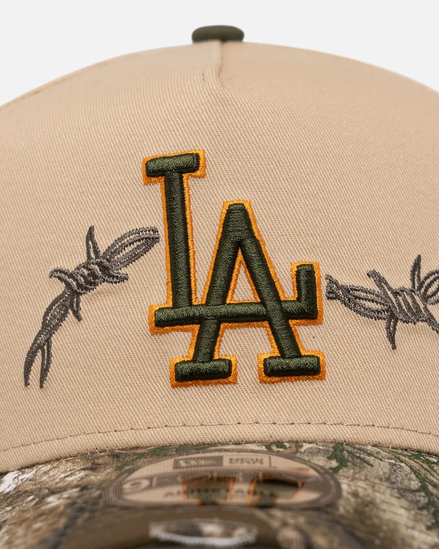 New Era Los Angeles Dodgers 'Real Tree Edge Grit' 9FORTY A-Frame Snapback Oat Milk/Real Tree sold by Culture Kings product image thumbnail 5