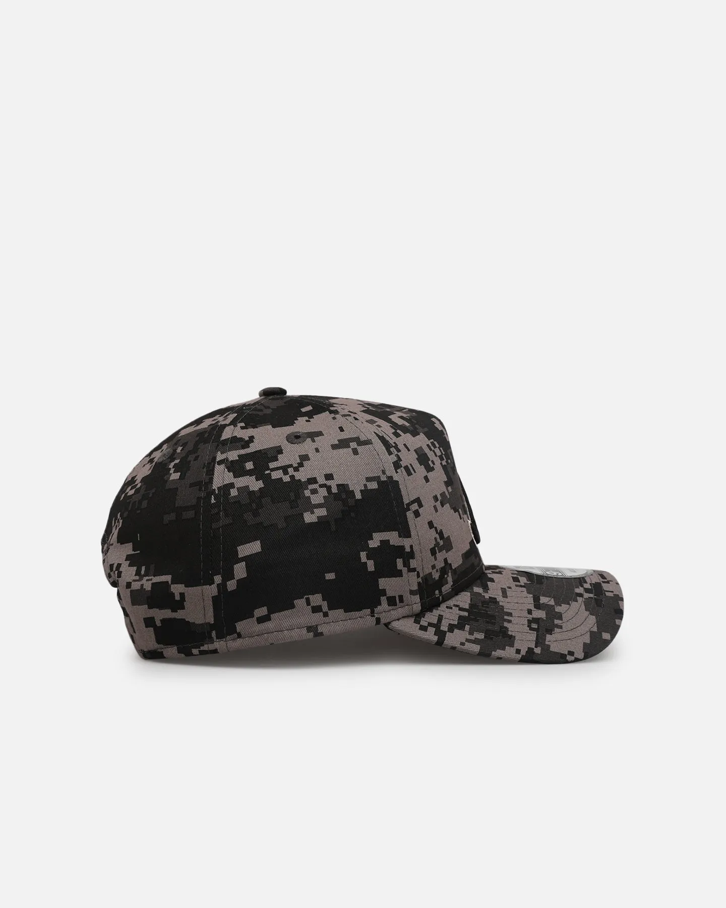 New Era Atlanta Braves 'Black Digi Camo' 9FORTY A-Frame Snapback Black/Grey sold by Culture Kings product image thumbnail 3