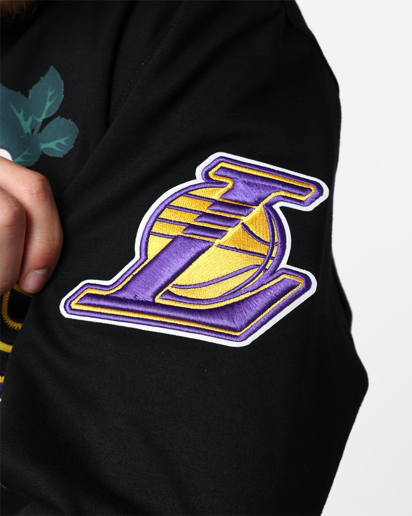 Pro Standard Los Angeles Lakers Roses Hoodie Black sold by Culture Kings product image thumbnail 8