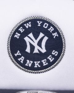 New Era New York Yankees Golfer Trucker Snapback White/Navy sold by Culture Kings