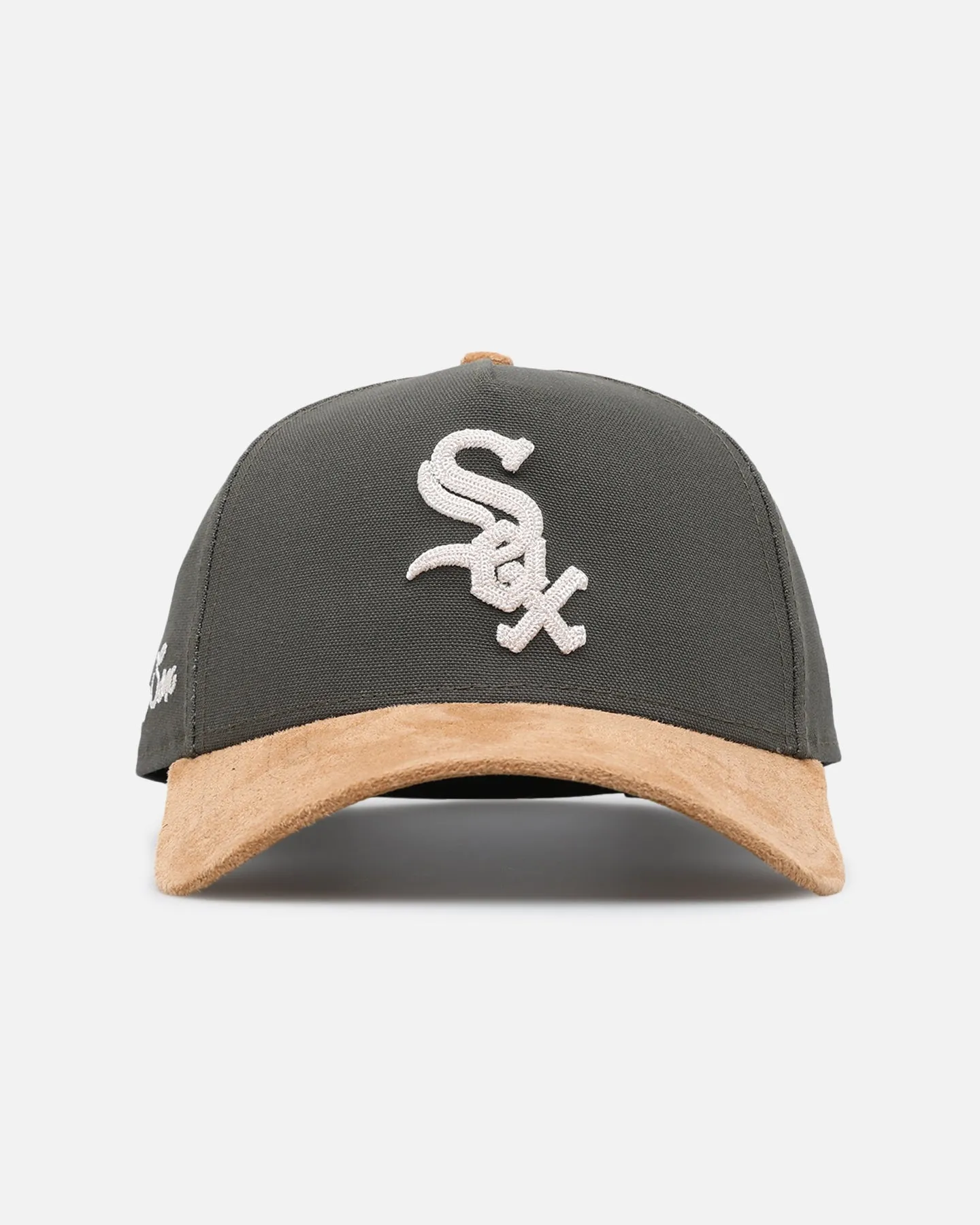 New Era Chicago White Sox 'Moss Canvas Wheat' 9FORTY A-Frame Snapback Moss Canvas/Ivory sold by Culture Kings
