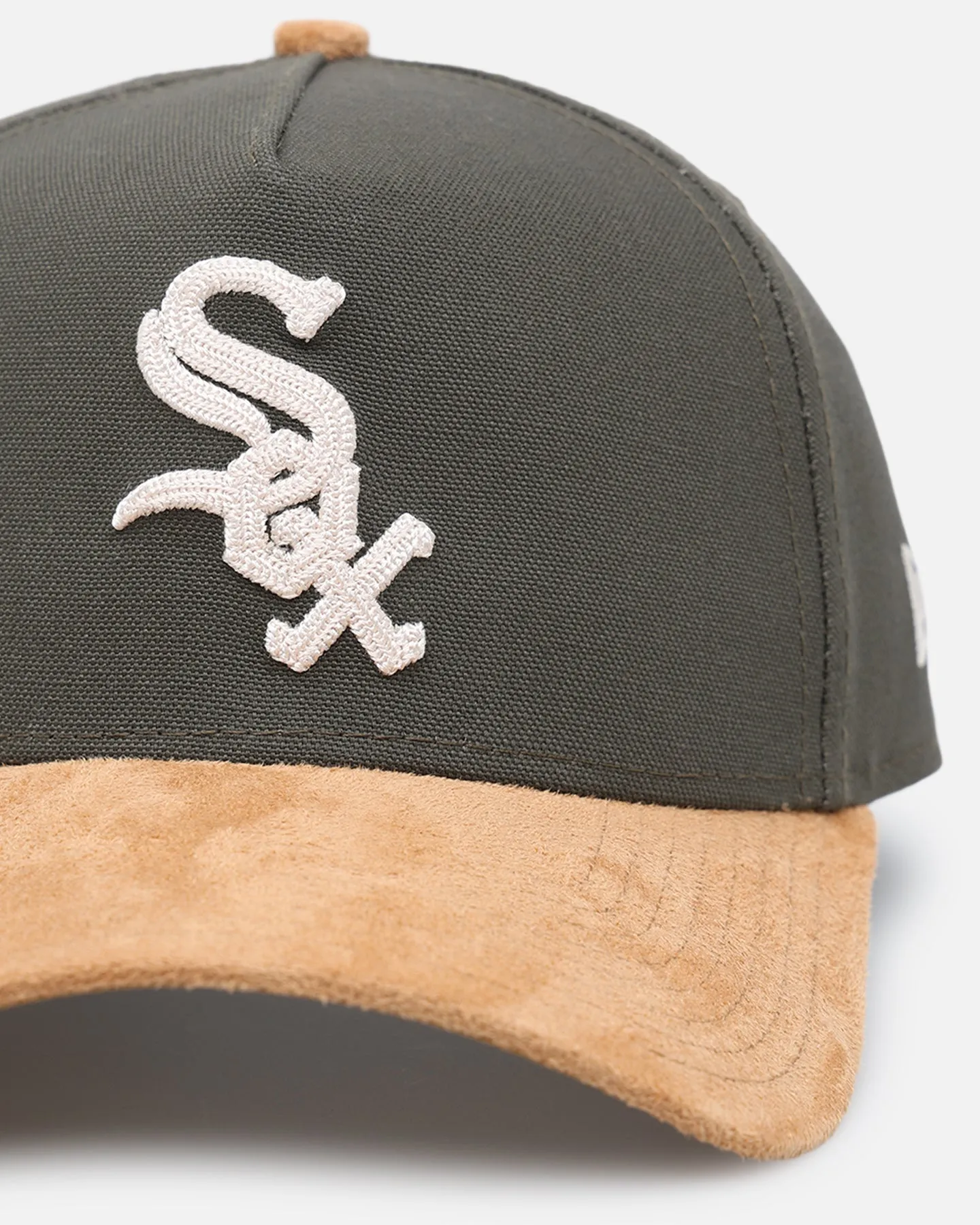 New Era Chicago White Sox 'Moss Canvas Wheat' 9FORTY A-Frame Snapback Moss Canvas/Ivory sold by Culture Kings product image thumbnail 2