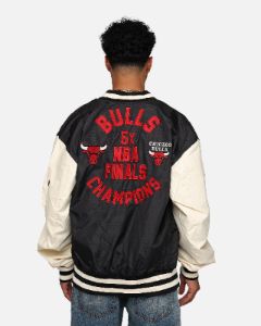 New Era X Alpha Industries Chicago Bulls L-2B Bomber Jacket Black sold by Culture Kings