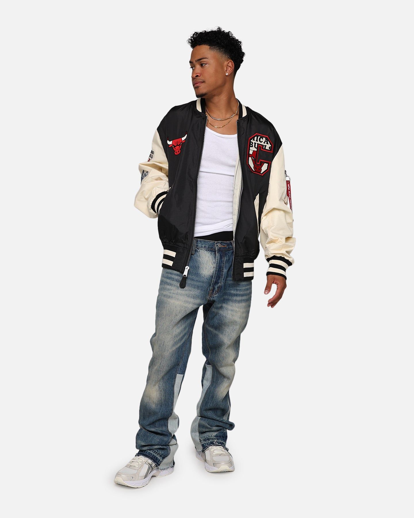 New Era X Alpha Industries Chicago Bulls L-2B Bomber Jacket Black sold by Culture Kings product image thumbnail 3