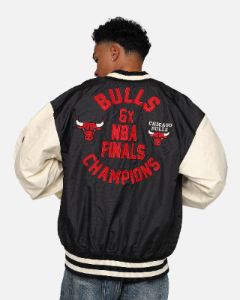New Era X Alpha Industries Chicago Bulls L-2B Bomber Jacket Black sold by Culture Kings