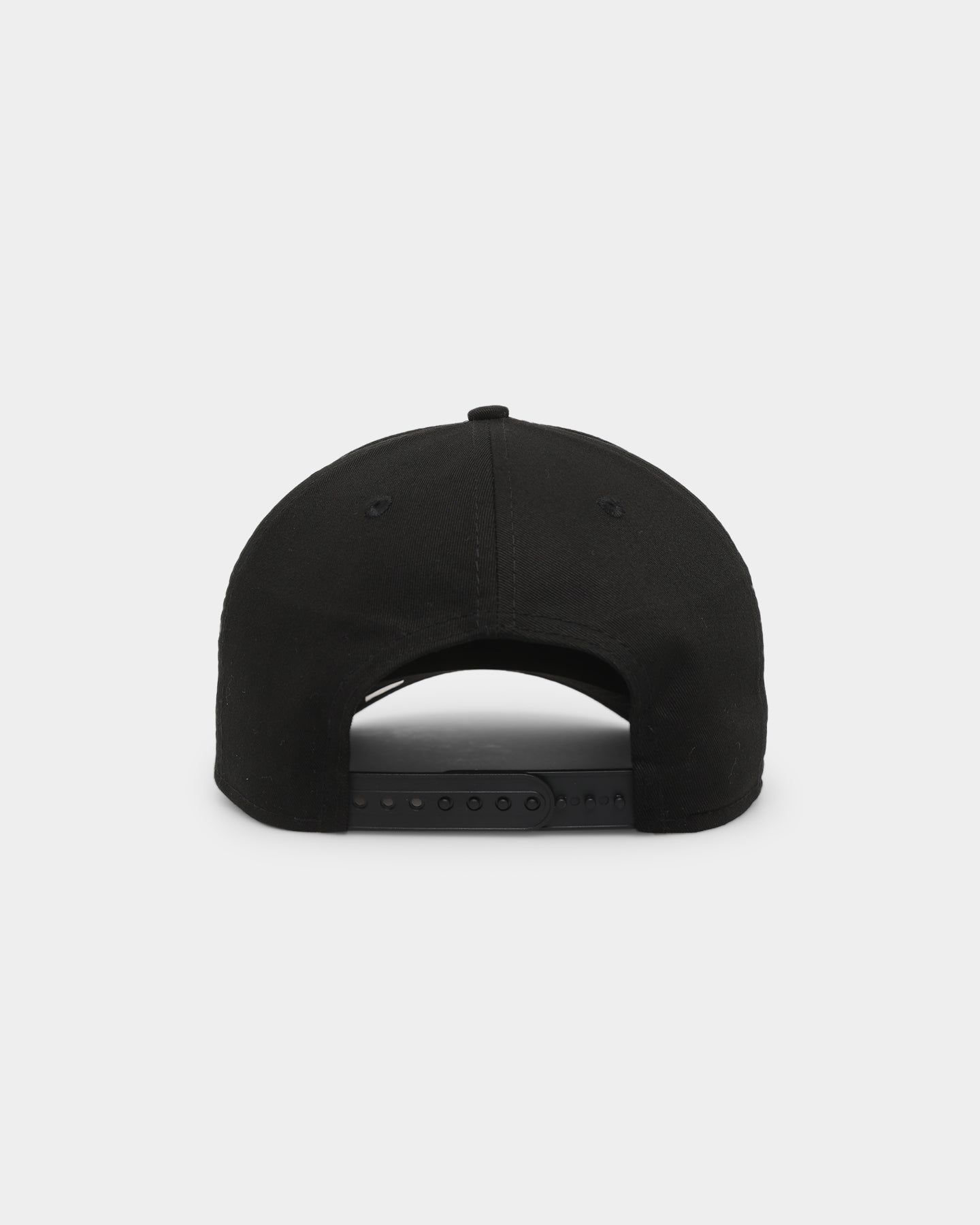 New Era Chicago Bulls 'Metal Badge' 9FORTY K-Frame Snapback Black/Silver sold by Culture Kings product image thumbnail 3