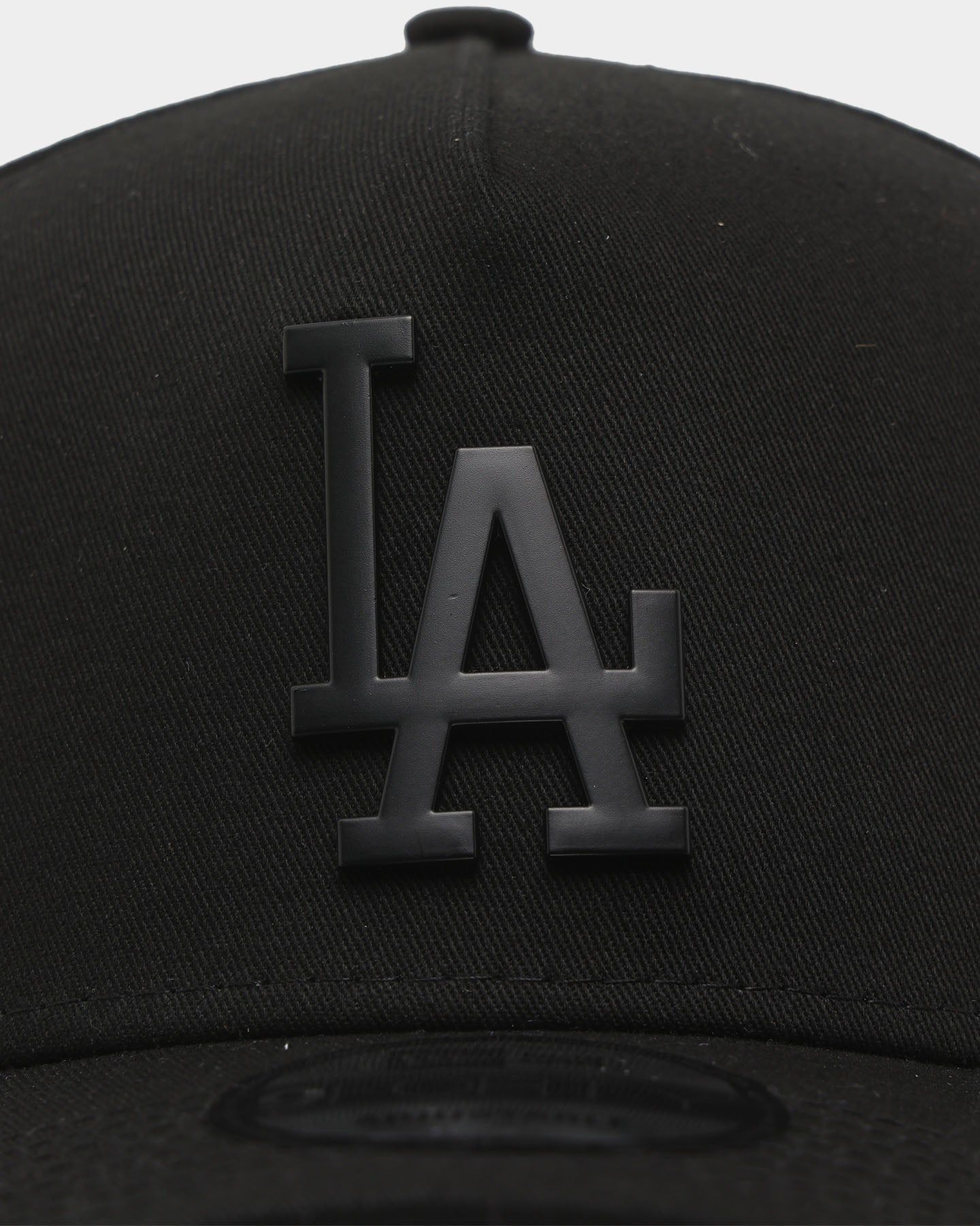 New Era Los Angeles Dodgers 'Metal Badge' 9FORTY A-Frame Snapback Black/Black sold by Culture Kings product image thumbnail 5