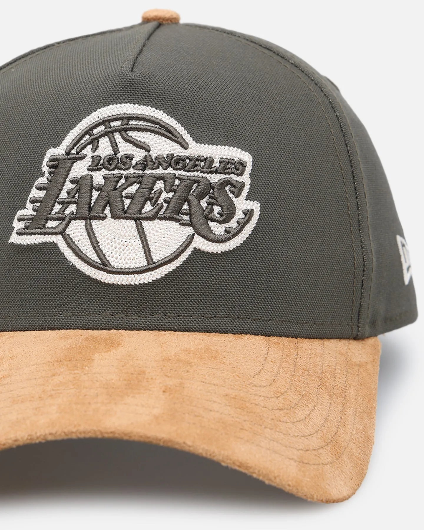 New Era Los Angeles Lakers 'Moss Canvas Wheat' 9FORTY A-Frame Snapback Moss Canvas/Ivory sold by Culture Kings product image thumbnail 2