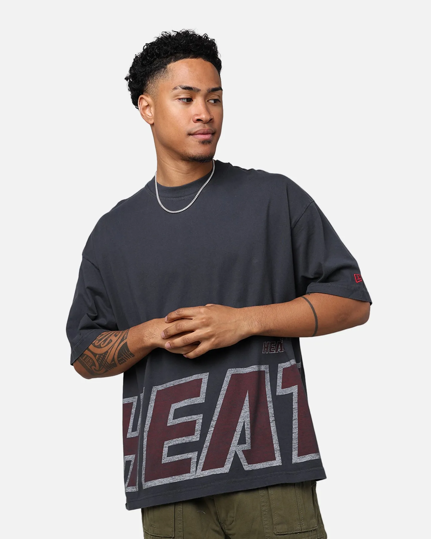New Era Miami Heat Oversized T-Shirt Black sold by Culture Kings product image thumbnail 2