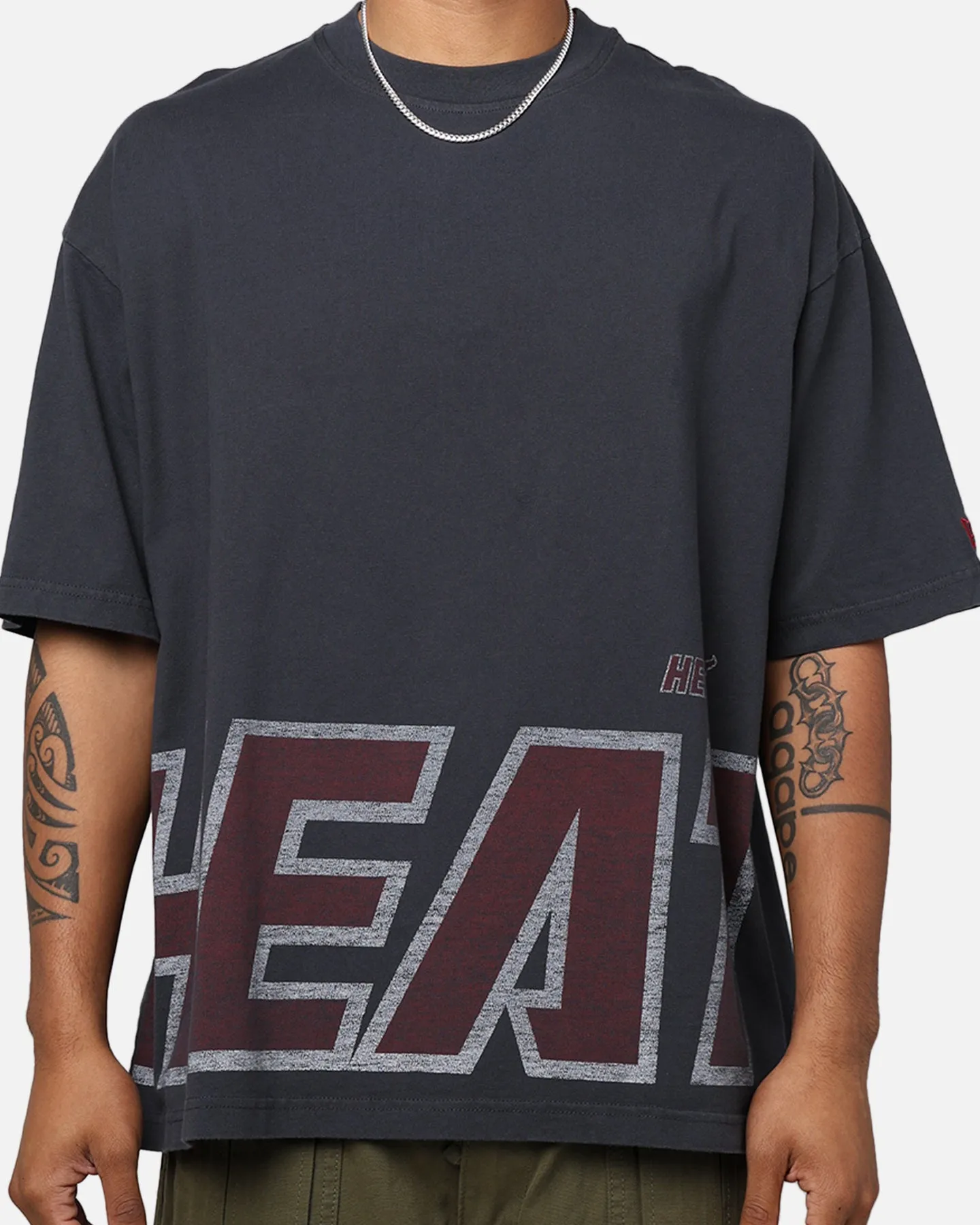 New Era Miami Heat Oversized T-Shirt Black sold by Culture Kings product image thumbnail 4