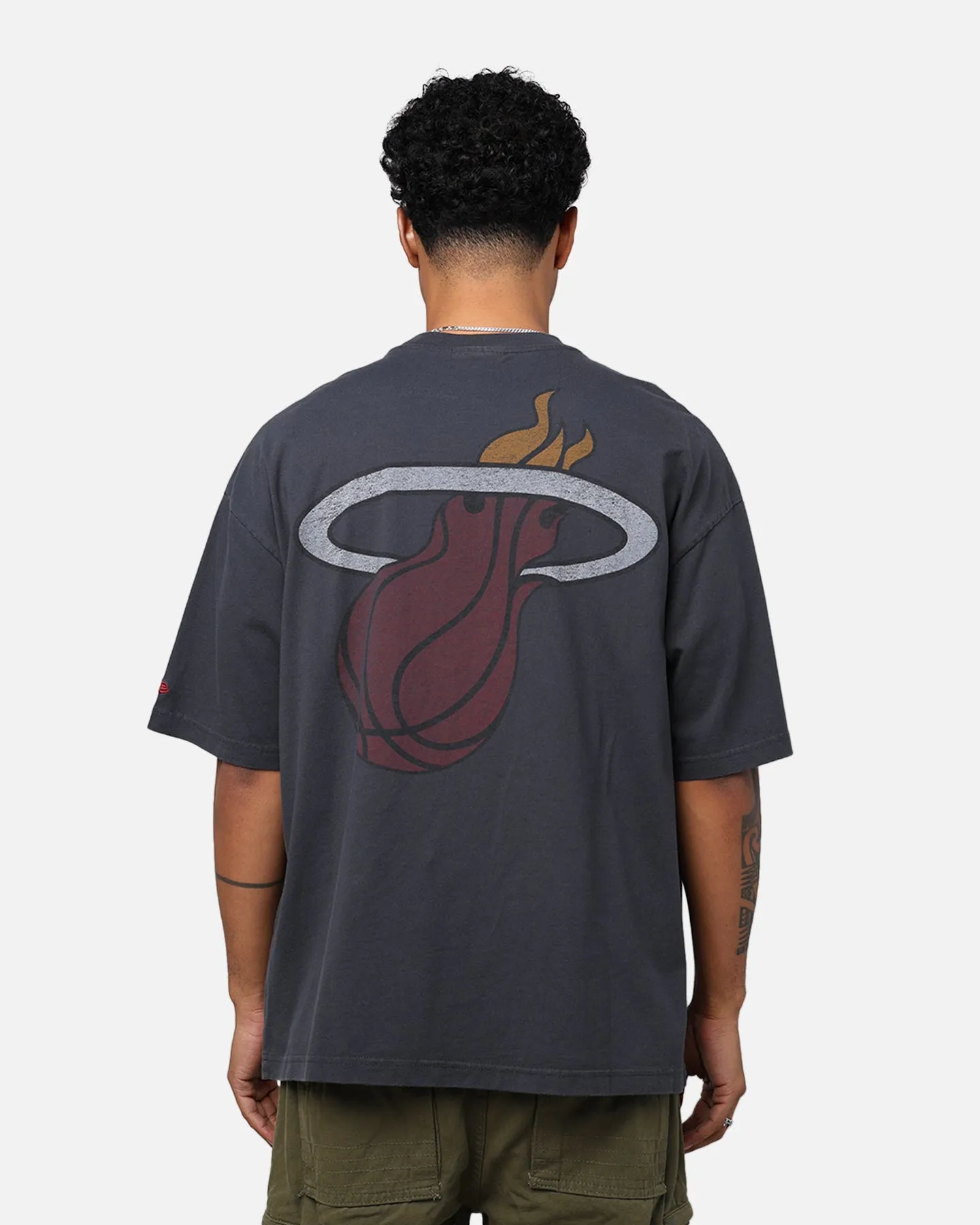 New Era Miami Heat Oversized T-Shirt Black sold by Culture Kings product image thumbnail 5