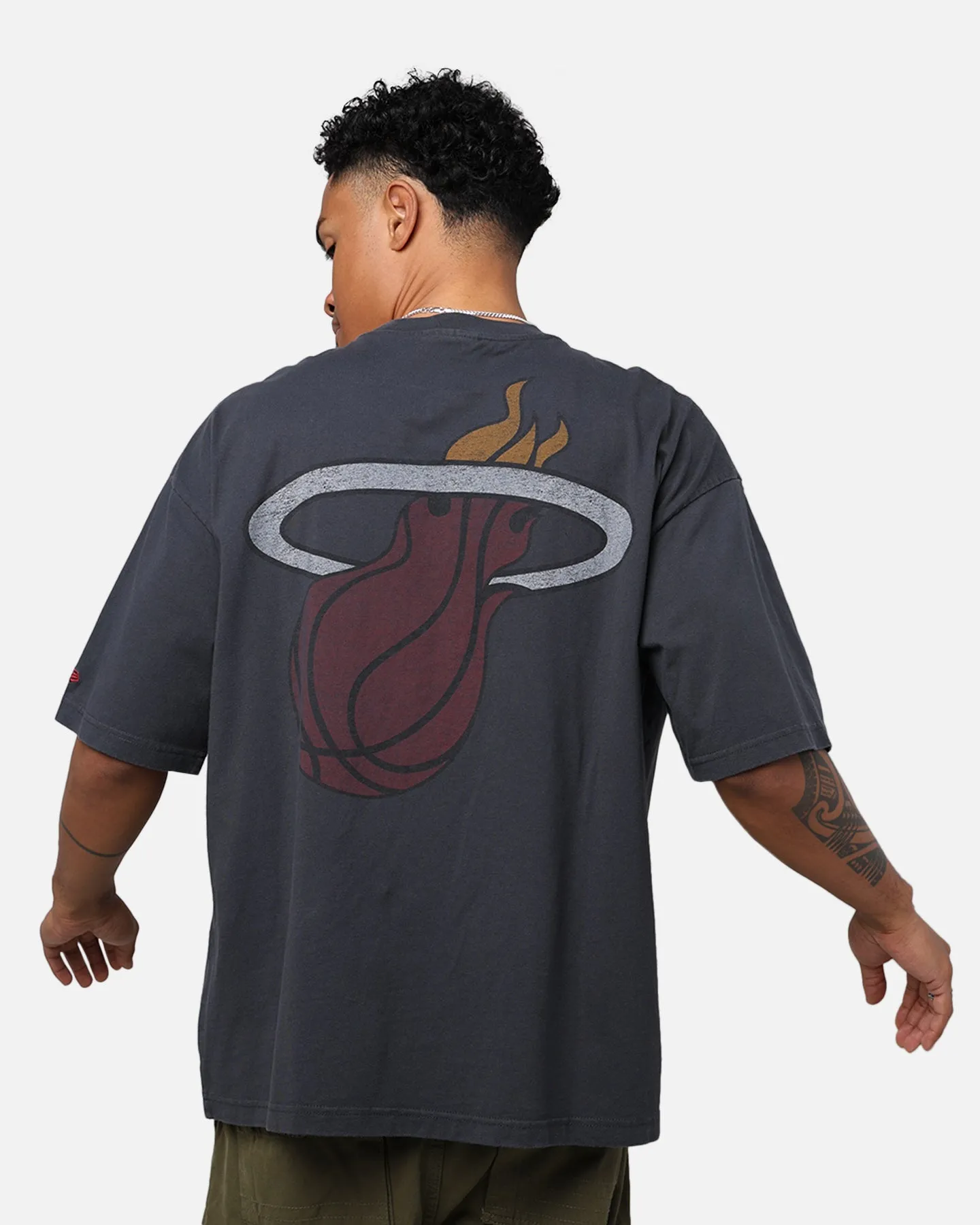 New Era Miami Heat Oversized T-Shirt Black sold by Culture Kings