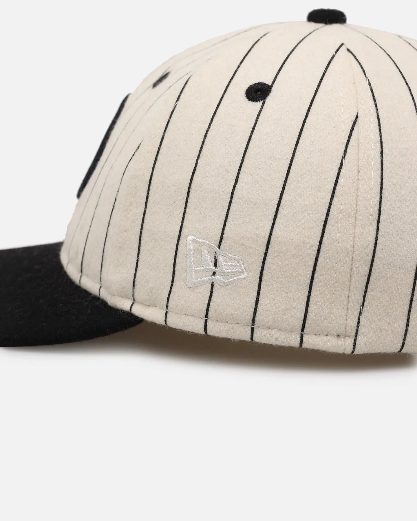 New Era San Francisco 49ers 9FIFTY Retro Crown Strapback Off White/Black sold by Culture Kings product image thumbnail 2