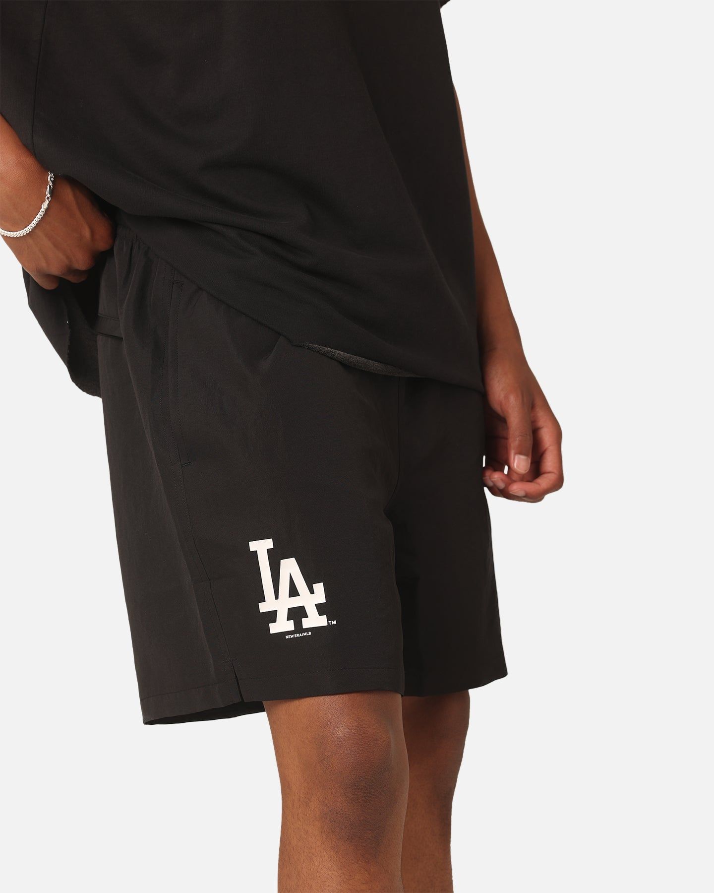 New Era Los Angeles Dodgers Woven Shorts Black sold by Culture Kings product image thumbnail 3