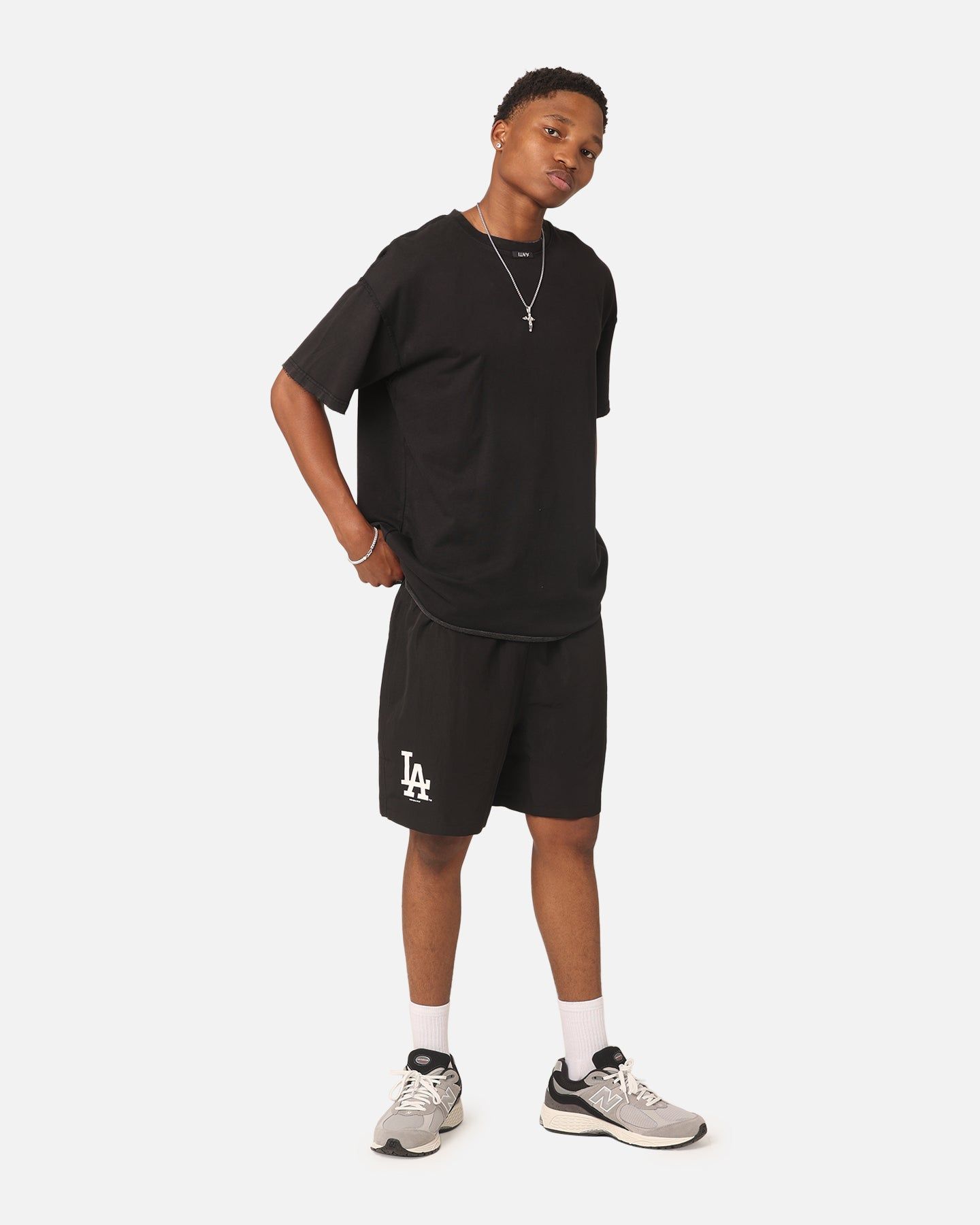 New Era Los Angeles Dodgers Woven Shorts Black sold by Culture Kings product image thumbnail 2