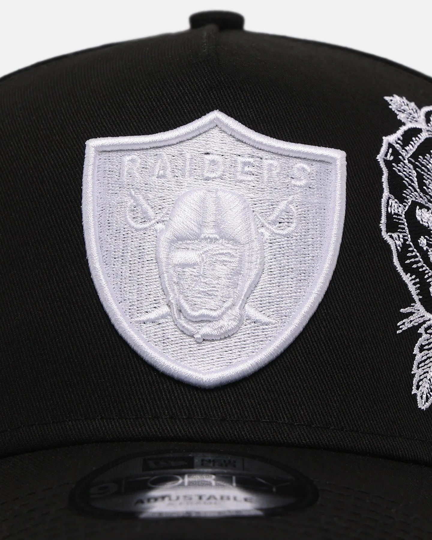 New Era Las Vegas Raiders 'Ornate Rose' 9FORTY A-Frame Snapback Black/White sold by Culture Kings product image thumbnail 5