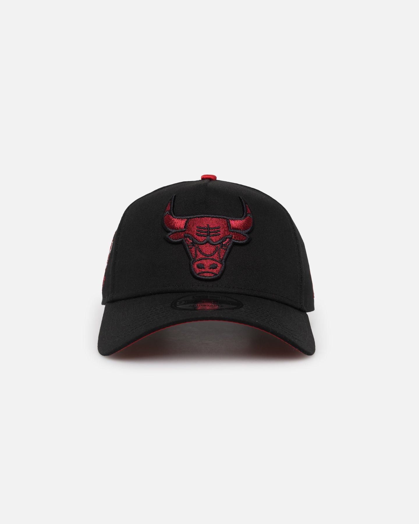 New Era Chicago Bulls 'Satin Scarlet' 9FORTY A-Frame Snapback Black/Scarlet sold by Culture Kings product image thumbnail 2